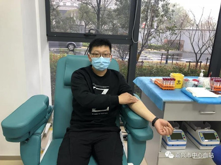 鐘月強獻血1_副本.jpg 鐘月強獻血1_副本.jpg